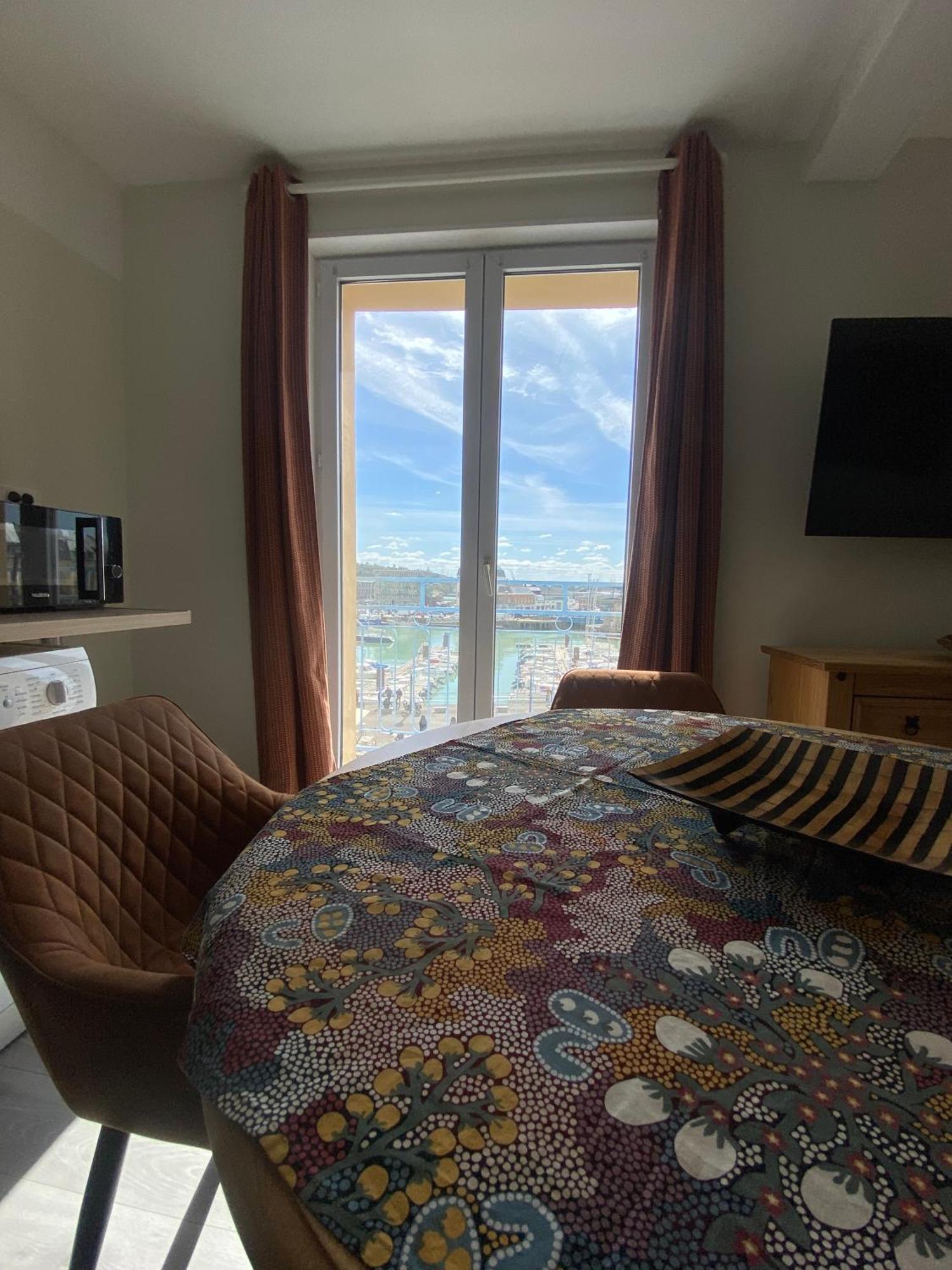 Etablissement 3 Etoiles Avec Ascenseur, 3 Appartements Lumineux Vue Port Avec Balcon, 200M De La Mer, Wifi Fibre, Tous Service Inclus Диеп Екстериор снимка