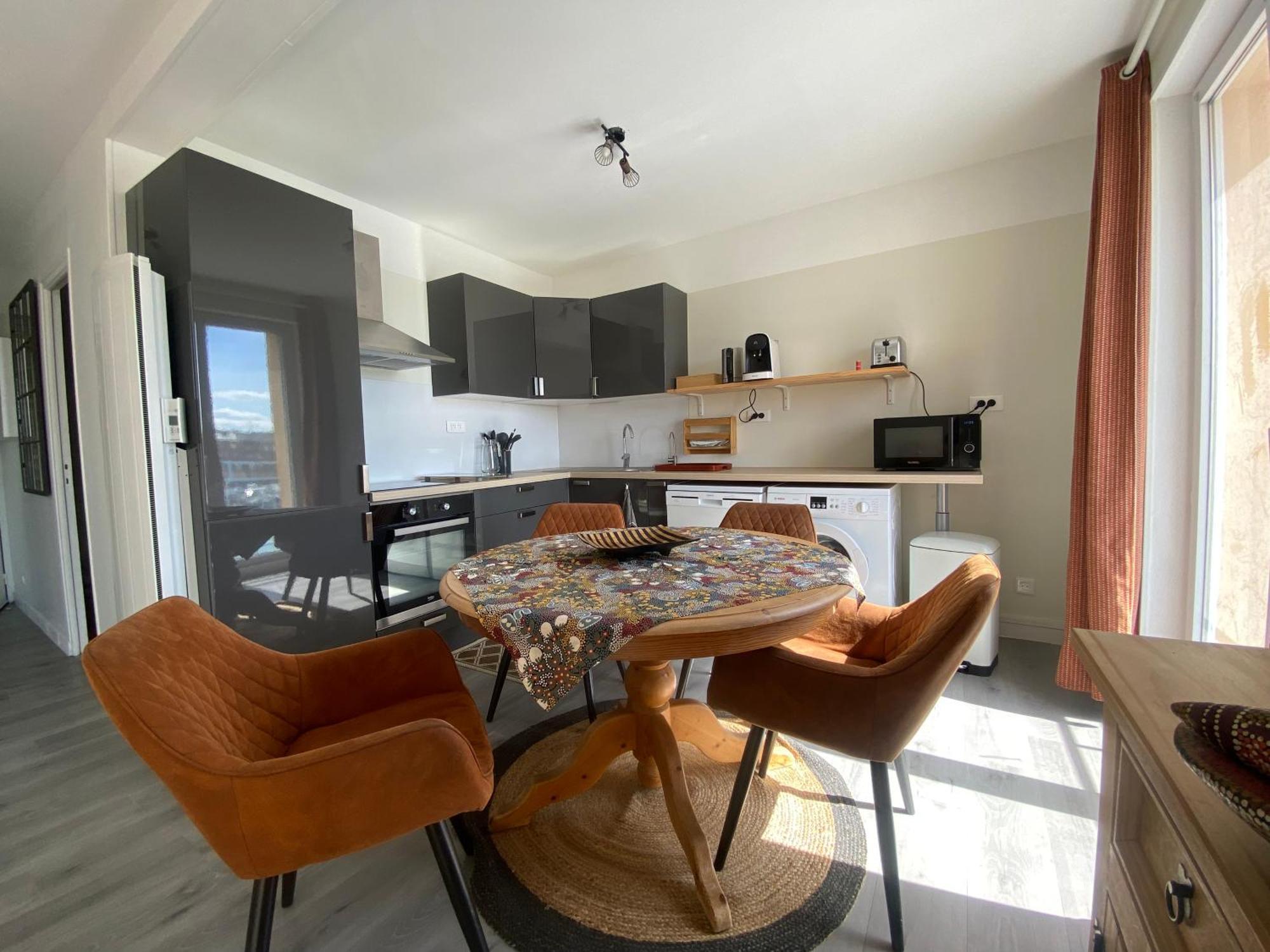 Etablissement 3 Etoiles Avec Ascenseur, 3 Appartements Lumineux Vue Port Avec Balcon, 200M De La Mer, Wifi Fibre, Tous Service Inclus Диеп Екстериор снимка