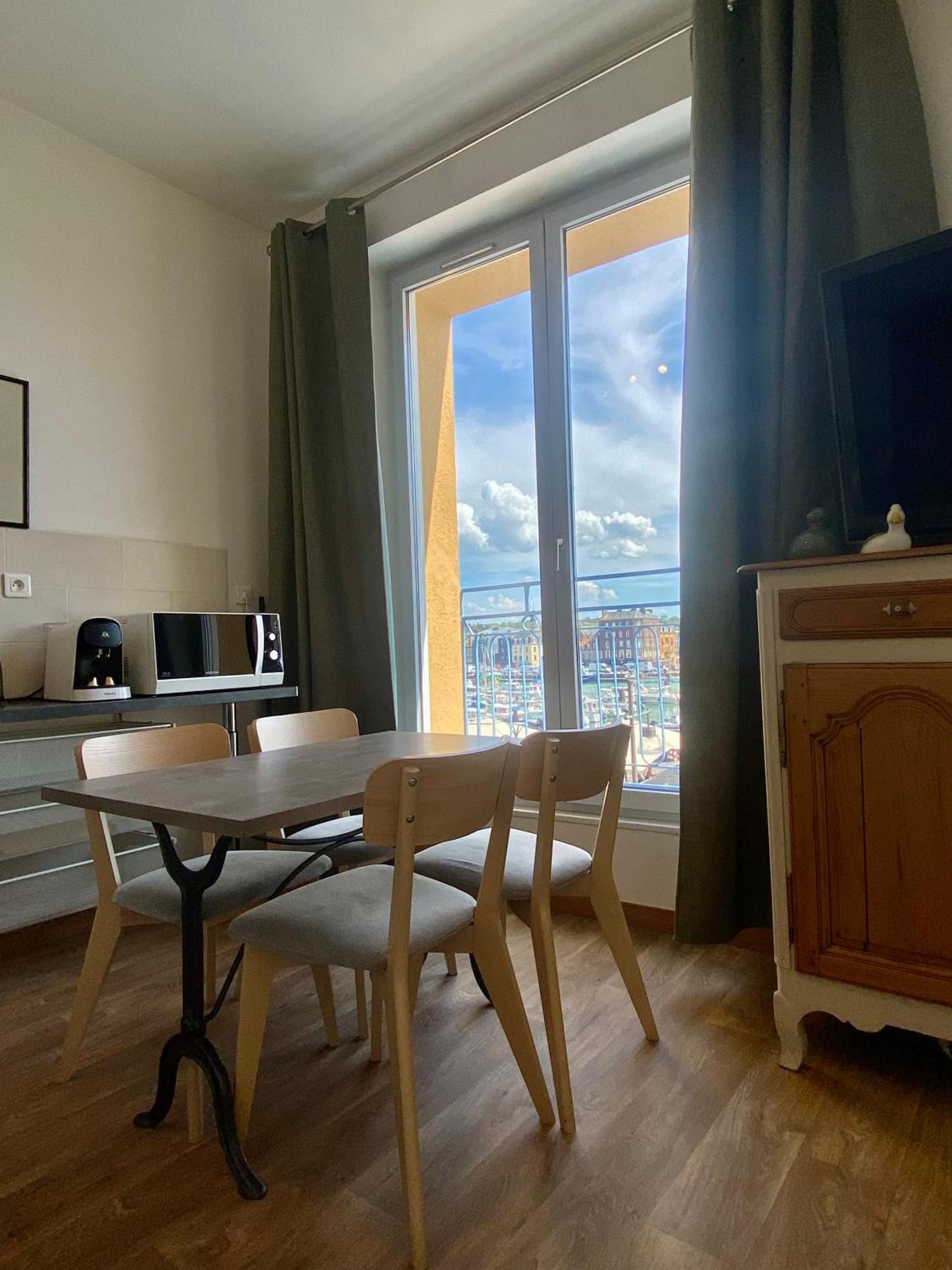 Etablissement 3 Etoiles Avec Ascenseur, 3 Appartements Lumineux Vue Port Avec Balcon, 200M De La Mer, Wifi Fibre, Tous Service Inclus Диеп Екстериор снимка